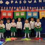 Pasowanie na przedszkolaka w gr. Żabki (8).jpg