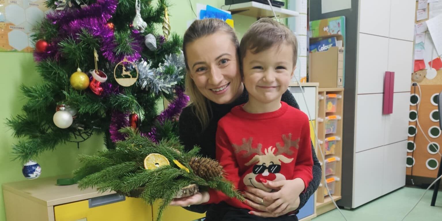 Świąteczne Warsztaty Bożonarodzeniowe w grupie pszczółki (15).jpg