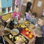 Owocowy dzień w naszym przedszkolu (9).jpg