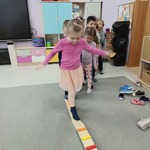 Ćwiczenia sensoryczne i równowagi  (7).jpg