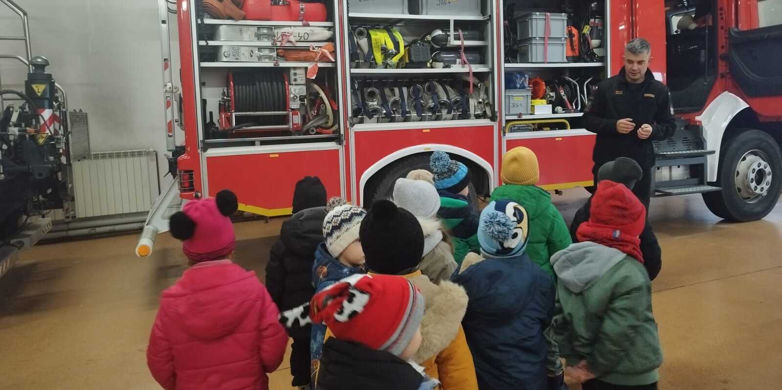 WYJAZD DO STRAŻY POŻARNEJ! (13).jpg