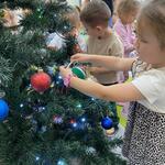 Naszą pierwszą choinką w przedszkolu (5).jpg