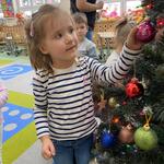 Naszą pierwszą choinką w przedszkolu (10).jpg