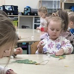 Krasnale wykonały ozdobę świąteczną (2).jpeg
