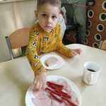 Dzień Zdrowego Śniadania. Dzieci jedzą śniadanie. Dzieci wybierają  (8).jpg