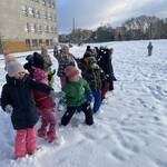 Grupowe zabawy na śniegu (1).jpg
