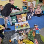 Mali wielcy odkrywcy Żabki (6).jpg