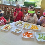 Mali wielcy odkrywcy Żabki (2).jpg
